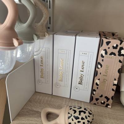 ZAKUW - Articles pour naissance et après (tétines grignoteuses, bavoirs, livres, sacs...)