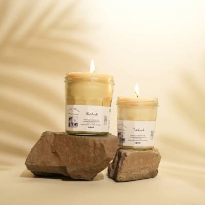 Un parfum profond et envoûtant, où se mêlent des notes boisées et orientales. Patchouli, l’élégance