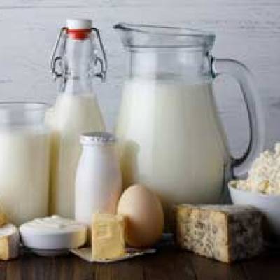 Venez découvrir notre rayon crèmerie: beurre de baratte, lait frais, yaourts, crèmes dessert, ...