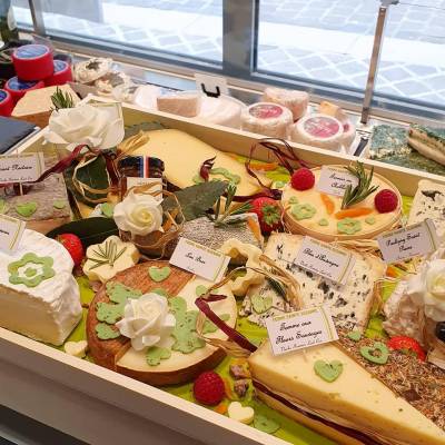 Lors de votre commande, nous vous guiderons concernant vos envies le nombre de convives et le budget