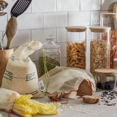 LE ZÉRO DÉCHET : En cuisine, je fais la chasse aux emballages inutiles.