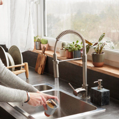 L'ENTRETIEN - LE RANGEMENT La cuisine se met en mode écologie avec de nombreux produits d’entretien