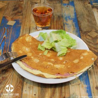 Omelette jambon fromage