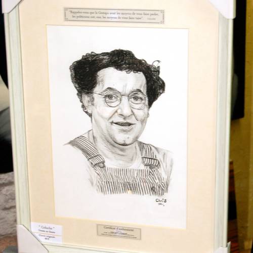 Coluche - Dessin ORIGINAL A4 au fusain sur feuille à grain.