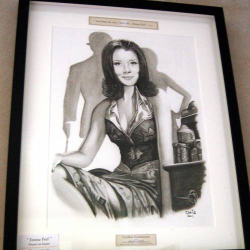 Emma Peel - Dessin ORIGINAL A3 au fusain sur feuille à grain.